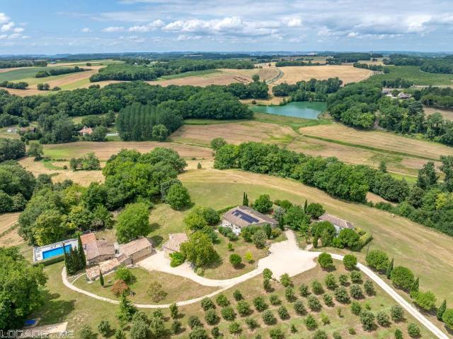 Maison 20 pièces 680 m²