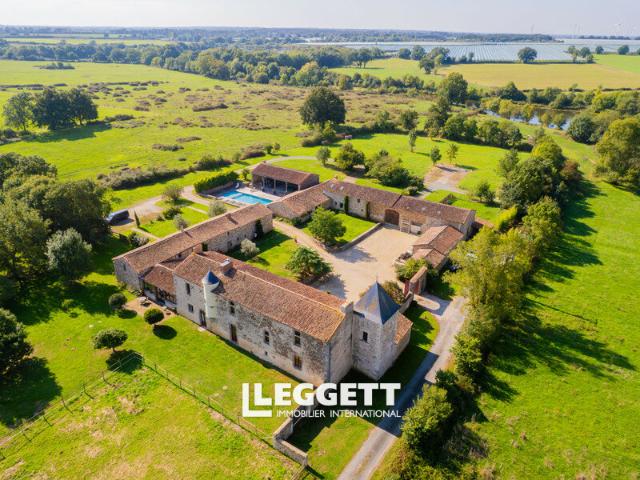 Maison 20 pièces 800 m²