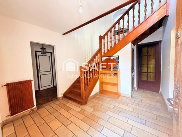 Maison 217 m2, RER E à 500 m, fort potentiel