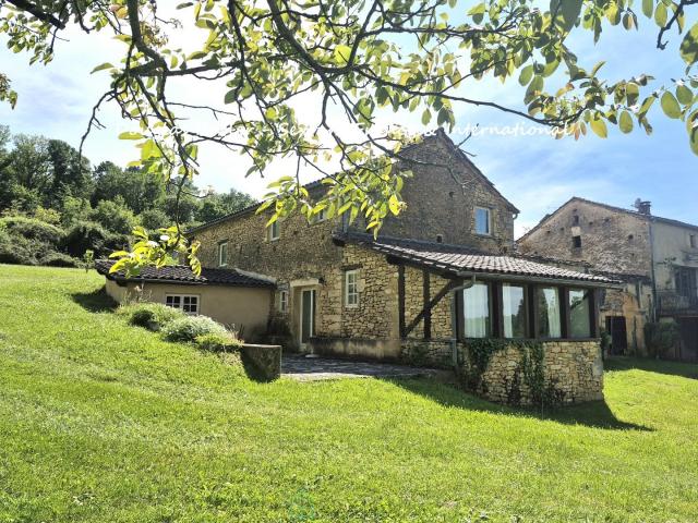 Maison 21 pièces 320 m²