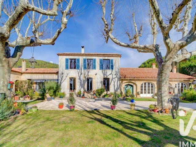 Maison 21 pièces 660 m²