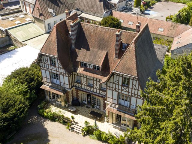 Maison 21 pièces 920 m²