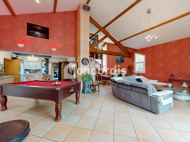 Maison 220 m² sur terrain constructible de 5 550 m² 220m² Toul