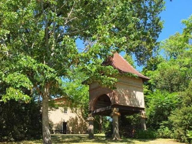 Maison 22 pièces 1 122 m²