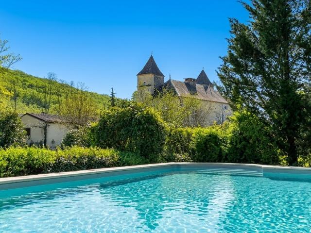 Maison 22 pièces 348 m²