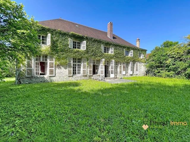 Maison 22 pièces 442 m²