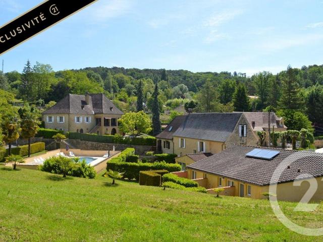 Maison 15 pièces 350 m²