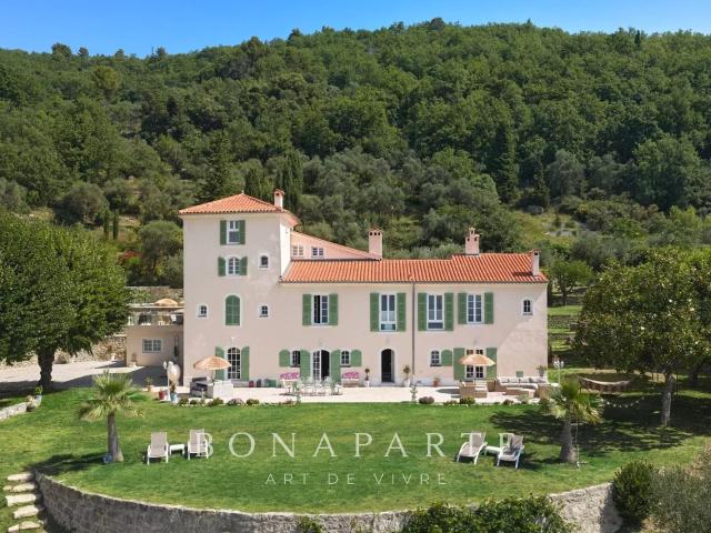 Maison 22 pièces 665 m²