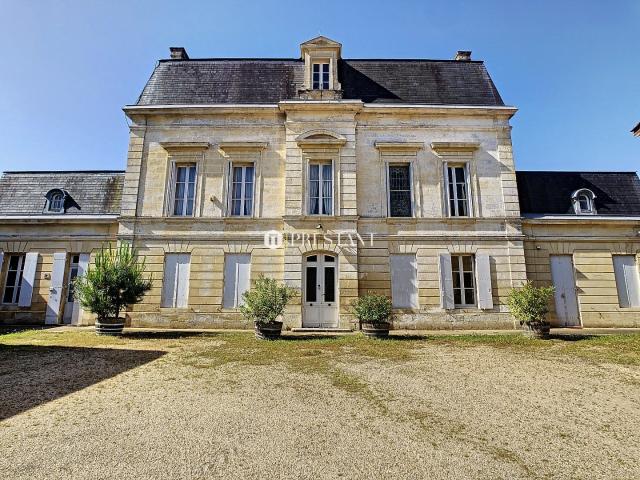 Maison 22 pièces 780 m²