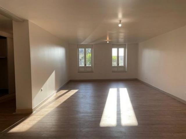 Maison 230 m2 + 4 chambres + garage et cour