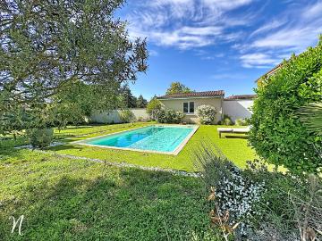 Maison 230m2 5 chambres Terrain de 1 315m2 avec piscine