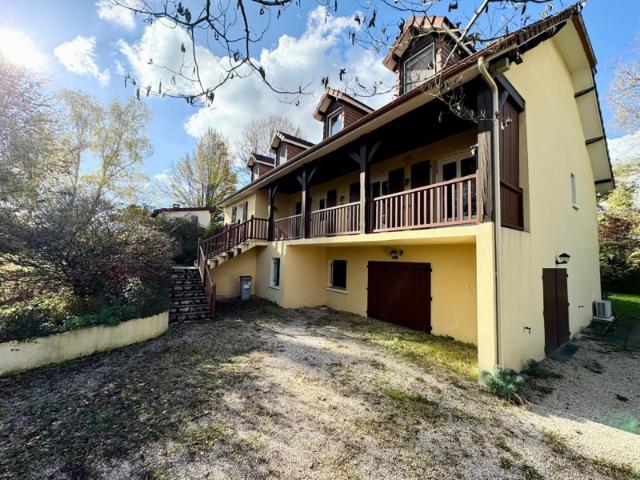 MAISON 230m²