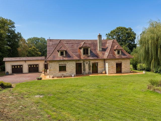Maison 8 pièces 232 m²