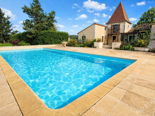 Maison 23 pièces 455 m²