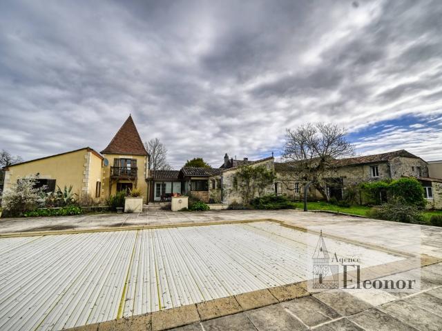 Maison 23 pièces 477 m²