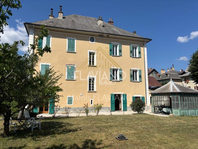 Maison 23 pièces 783 m²