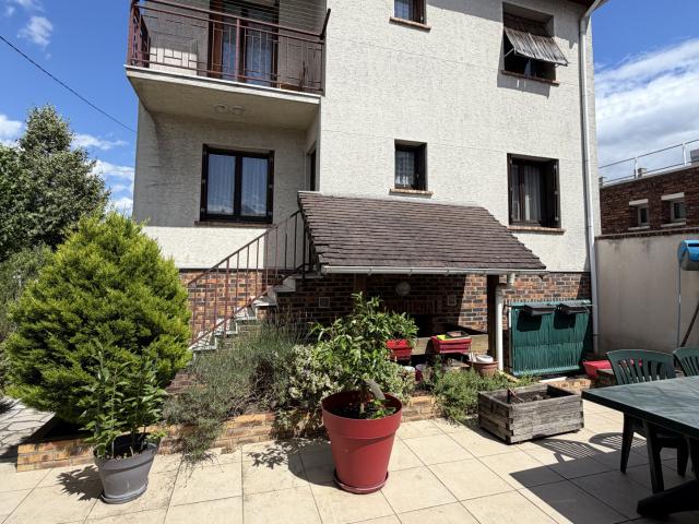 Maison 246 m²