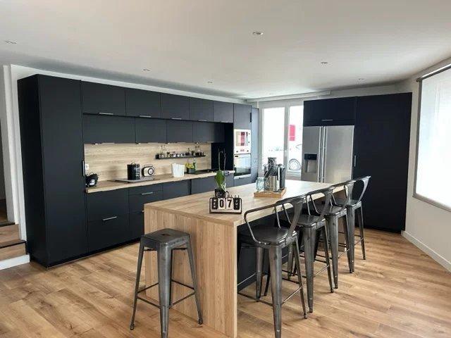 Maison 249 m²