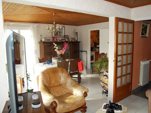 Maison 240 m2 avec 3 appartements dont un d'habitation et de