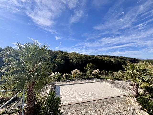 Maison 240 m²