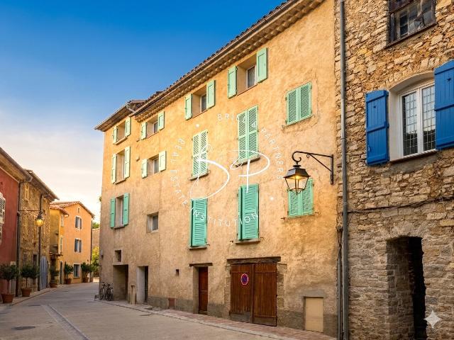Maison 12 pièces 240 m²