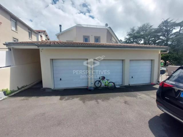 MAISON 243 M2