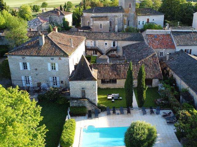 Maison 24 pièces 760 m²