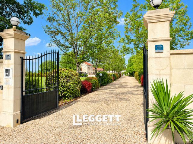 Maison 24 pièces 710 m²