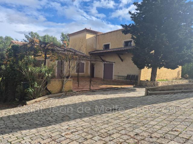 Maison 250 m²