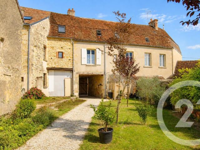 Maison 25 pièces 431 m²