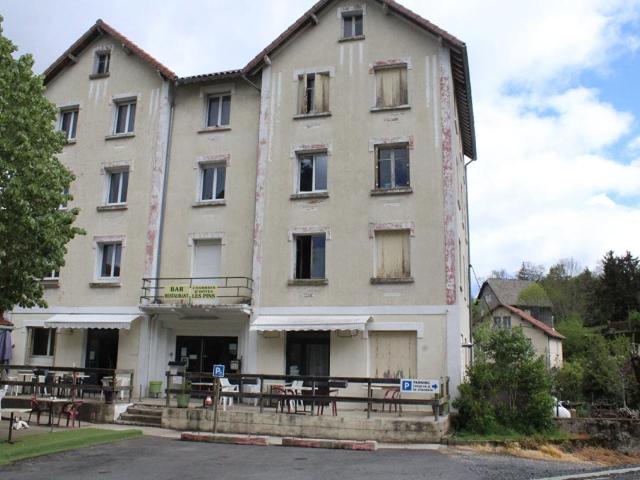 Maison 25 pièces 670 m²