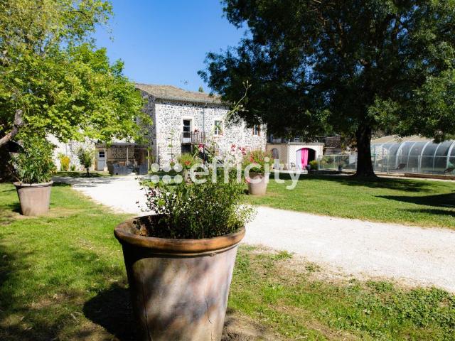 Maison 25 pièces 608 m²