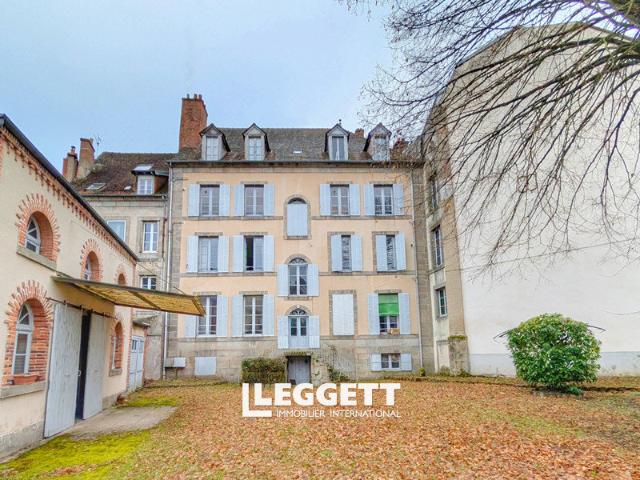 Maison 25 pièces 611 m²