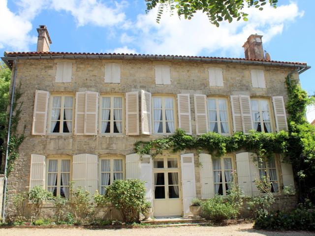 Maison 25 pièces 615 m²
