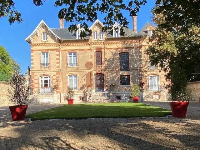 Maison 25 pièces 783 m²