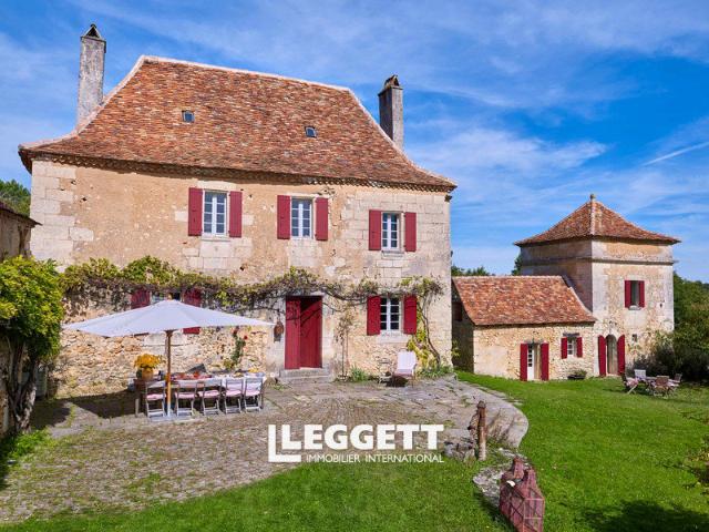 Maison 25 pièces 810 m²