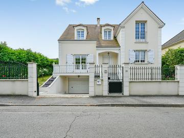 Maison 7 pièces 340 m²