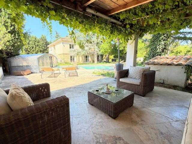Maison 260m2 avec piscine et jardin!