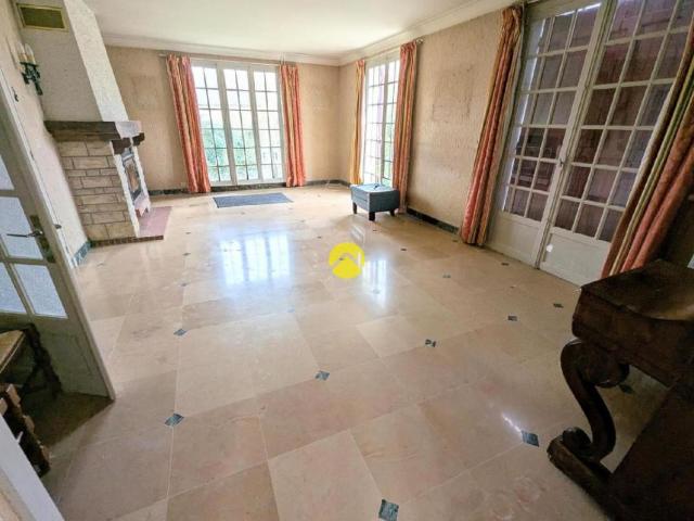 Maison 260m².7ch.Sous sol.sur2400m²