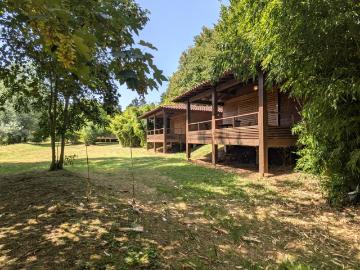 Maison 27 pièces 315 m²