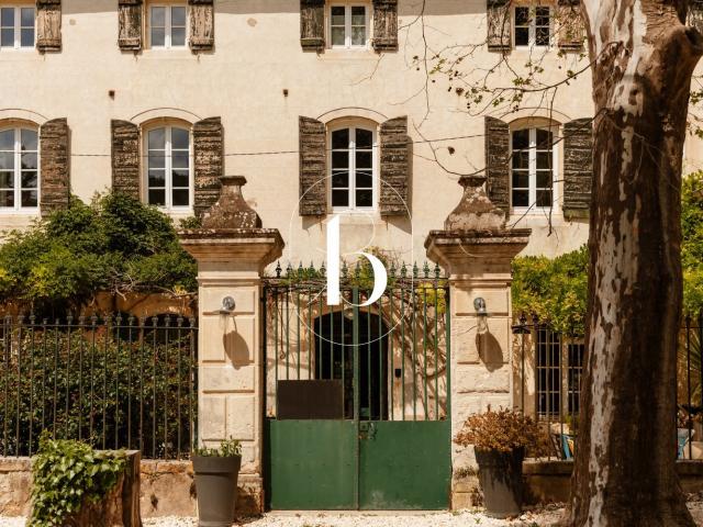 Maison 27 pièces 665 m²