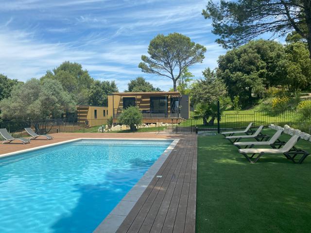 Maison 27 pièces 676 m²