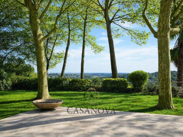 Maison 27 pièces 921 m²