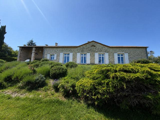 Maison 280 m2 avec 6 chambres, garage, piscine, préau de réc. 280m² Colayrac Saint Cirq
