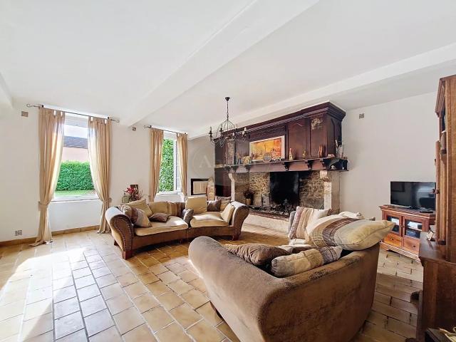 Maison 282m², piscine, atelier 282m² Bordes