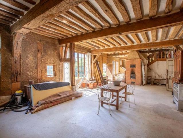 Maison 290 m2 Grand Caractère 17eme siècle,10 pièces, 6 Chambres, rénovation à terminer 27700