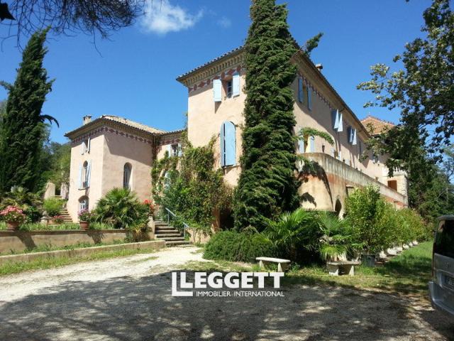 Maison 29 pièces 1 200 m²