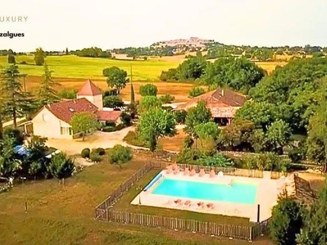 Maison 29 pièces 715 m²