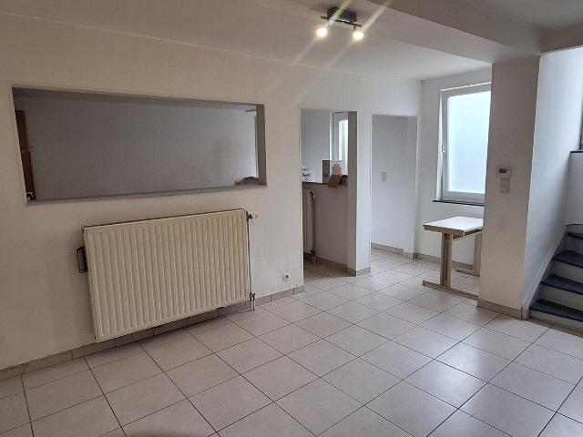 Maison 2 ch, 80m², 3 façades à MOULBAIX