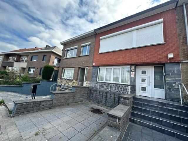Maison 2 ch, 95m², jardin, terrasse, parking,3 façades
